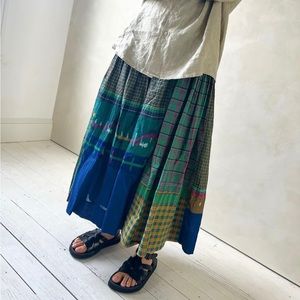 Injiri Taanbaan 86 multicolor cotton embroidered skirt